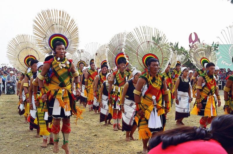 Naga Dance - INDIE i BHUTAN: wyprawa na Festiwal dedykowanym żurawiom czarnoszyim