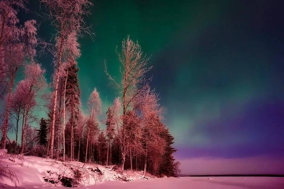 finland 2638253 960 720 - FINLANDIA: zorza polarna i Święty Mikołaj