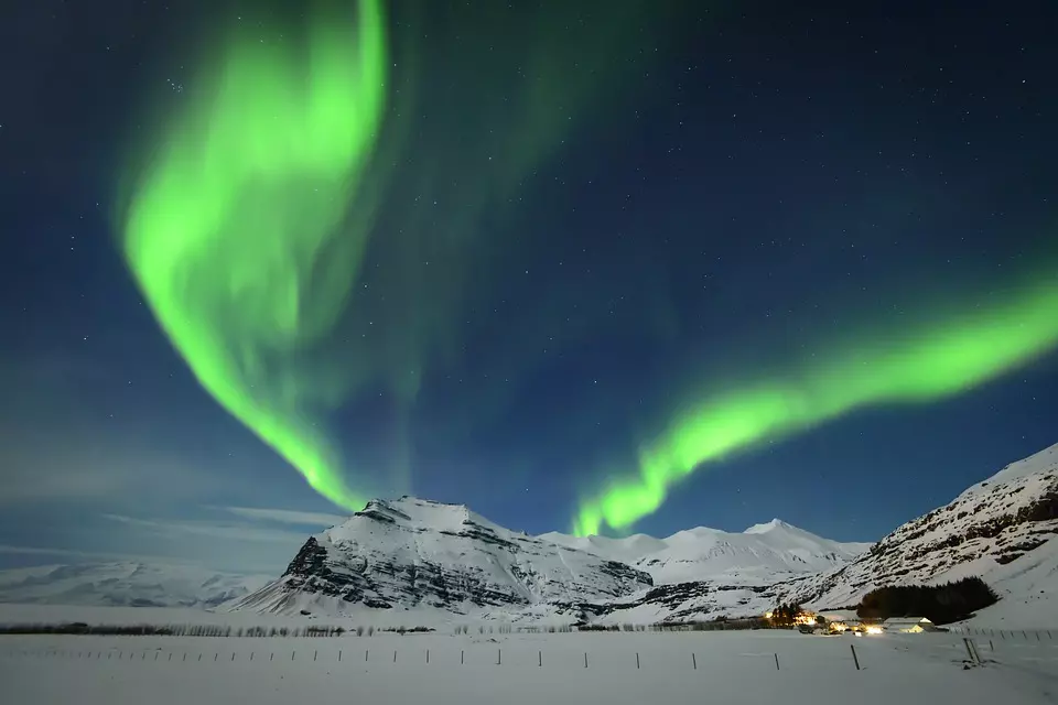 north 4718160 960 720 - Norwegia: Tromso i Lofoty - wyprawa po zorzę polarną