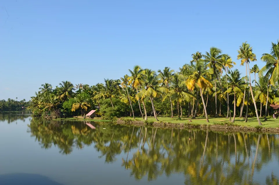 backwater 1644507 960 720 - INDIE POŁUDNIOWE: Kerala i festiwal Theyyam - wycieczka