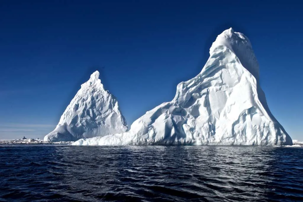 huge icebergs in the ross sea michael martin oceanwide expeditions 1024x682 - ANTARKTYDA – PODRÓŻ PRZEZ TRZY KONTYNENTY: Rejs z Nowej Zelandii do Argentyny